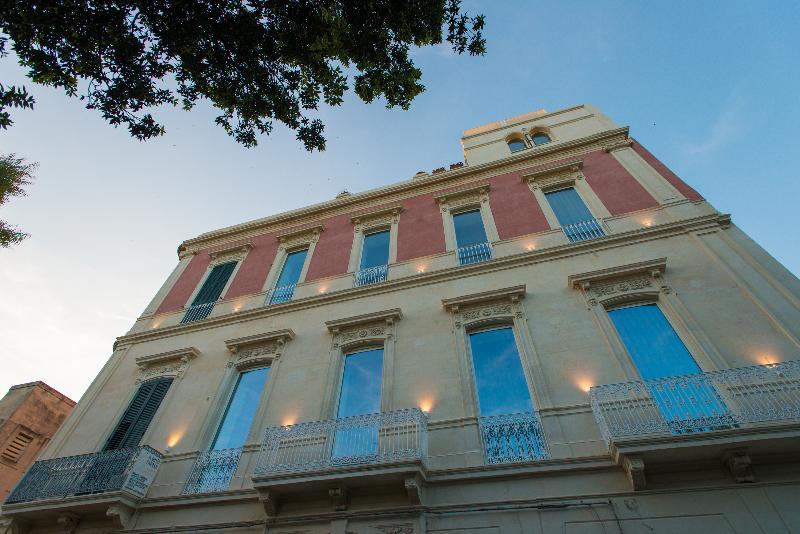 Le Bifore Charming House Lecce Ngoại thất bức ảnh