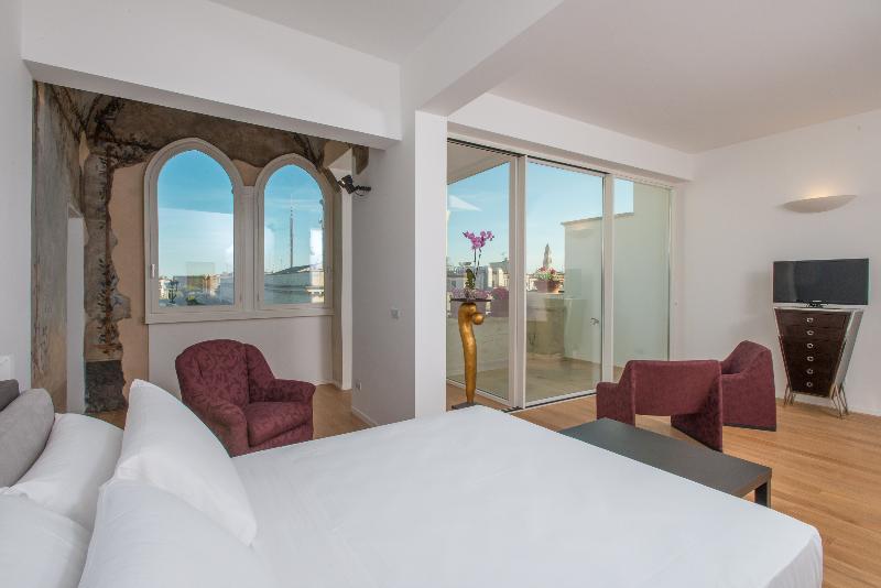 Le Bifore Charming House Lecce Ngoại thất bức ảnh