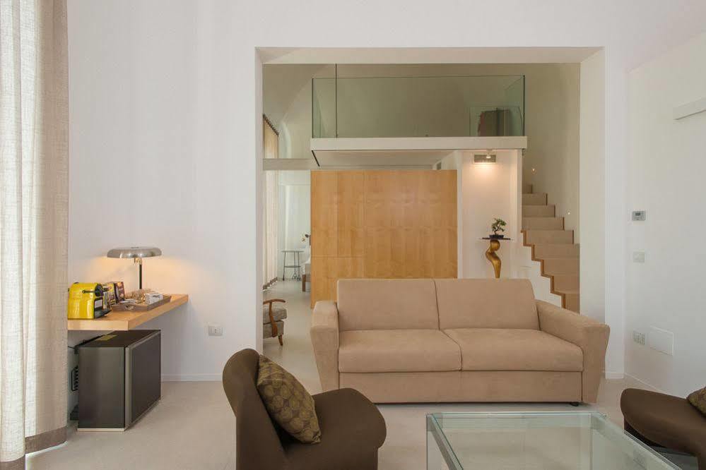 Le Bifore Charming House Lecce Ngoại thất bức ảnh